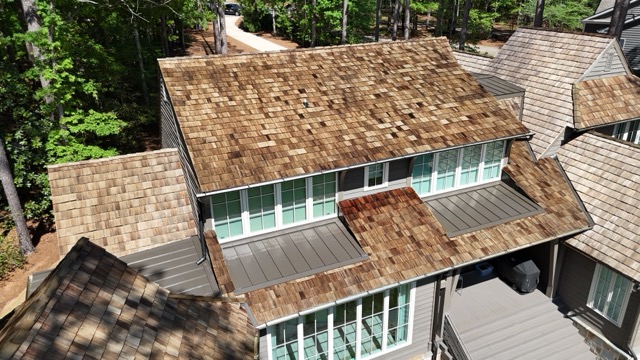 Top quality Cedar roof cleaning and restoration Thumbnail